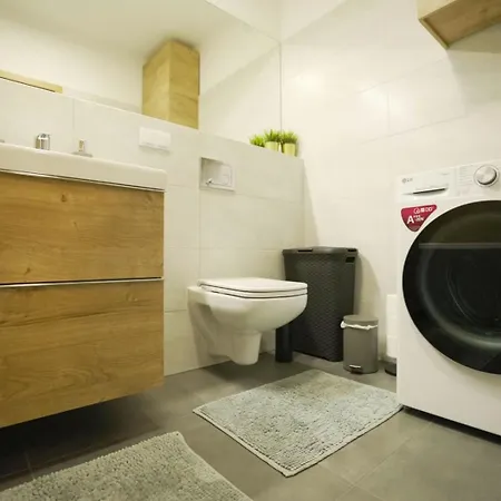 Warsaw Stay Apartment דירה ורשה